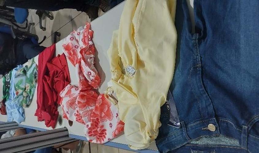 PM recupera produtos furtados e detém mãe e filho 