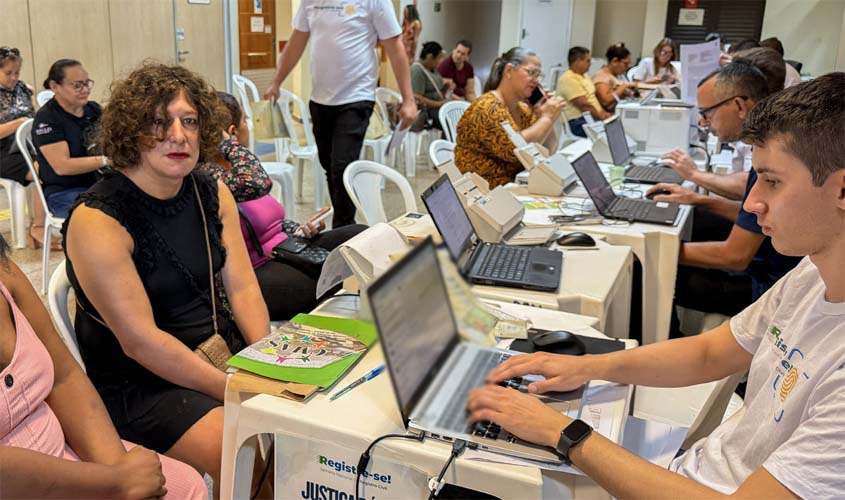 'Registre-se' facilita retificação de nome de pessoas trans em RO