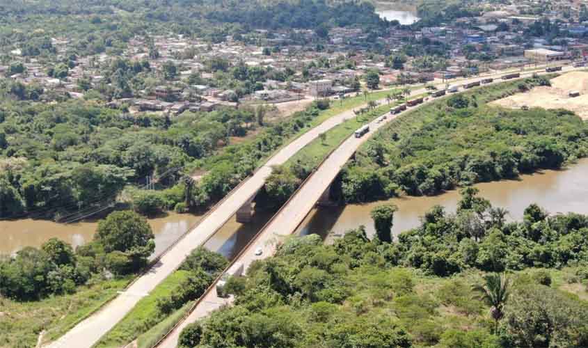 Soluções para transtornos causados pela ponte do Rio Candeias é pauta da AROM em reunião com a Bancada Federal