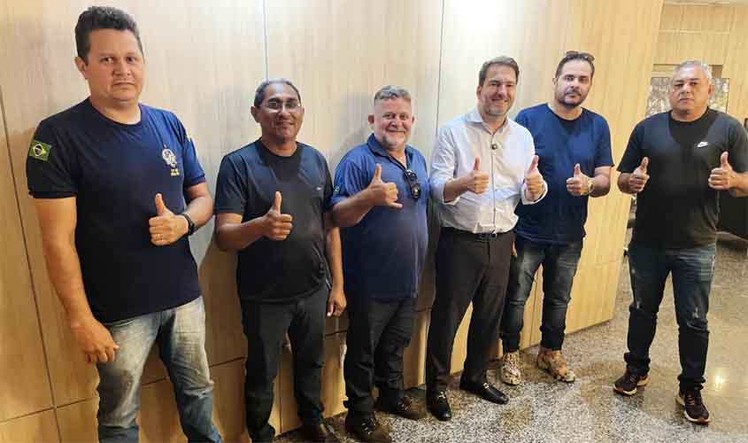 Presidente Alex Redano recebe servidores do DER e garante apoio à valorização da categoria