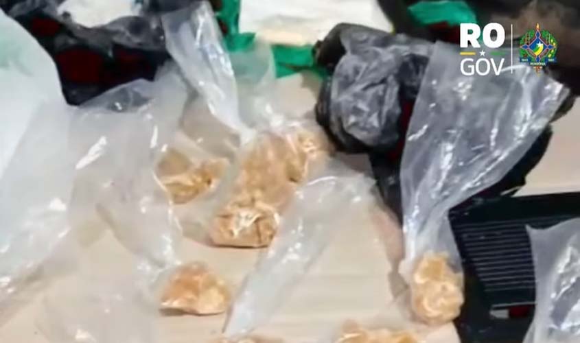 Quatro suspeitos são presos com drogas e munições