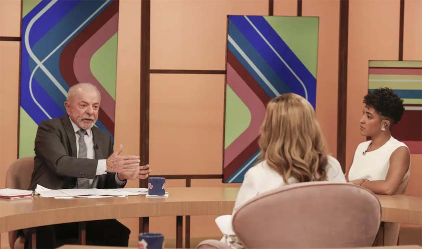 Lula promete vetar PL sobre envio em massa de mensagens