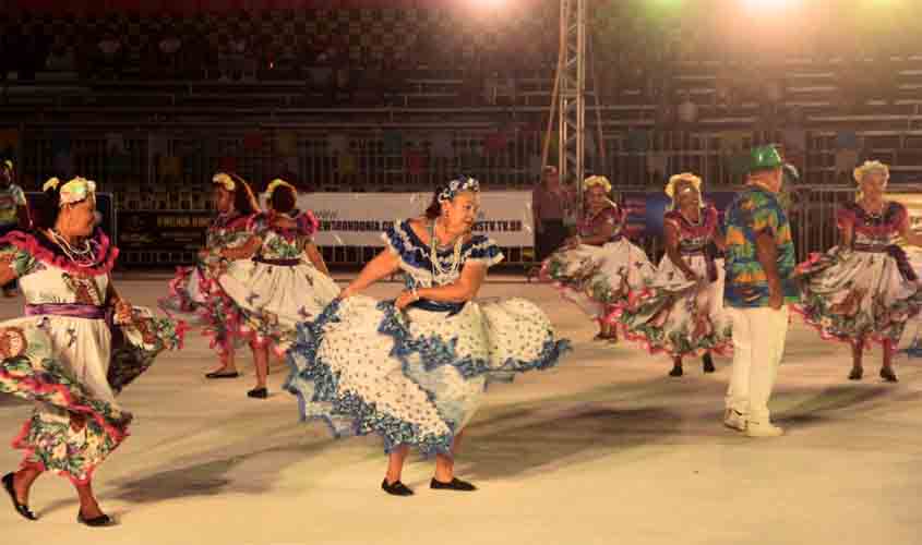 Atrações juninas e show nacional marcam primeira noite de apresentações do Arraial Flor do Maracujá, em Porto Velho