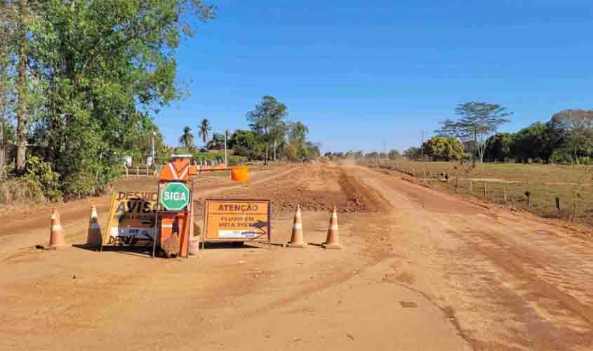 Governo de RO trabalha em três frentes na recuperação de rodovias na região Central do estado