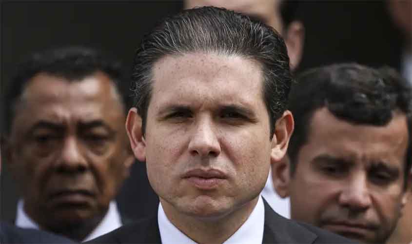 Oposição vai à Câmara, mas Hugo Motta proíbe reunião durante recesso