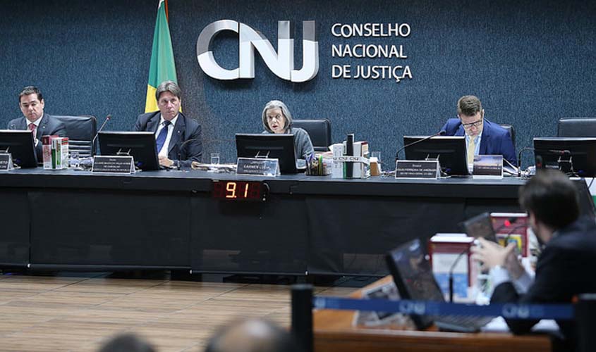 CNJ aplica pena de disponibilidade a juiz do Piauí por morosidade