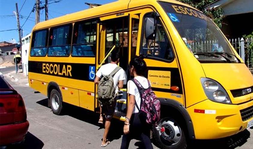 Lentidão da SEDUC pode causar paralisação do transporte escolar, alerta AROM