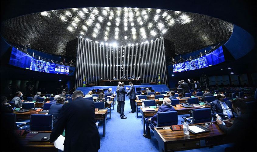 Após seis meses, plenário do Senado reabre 