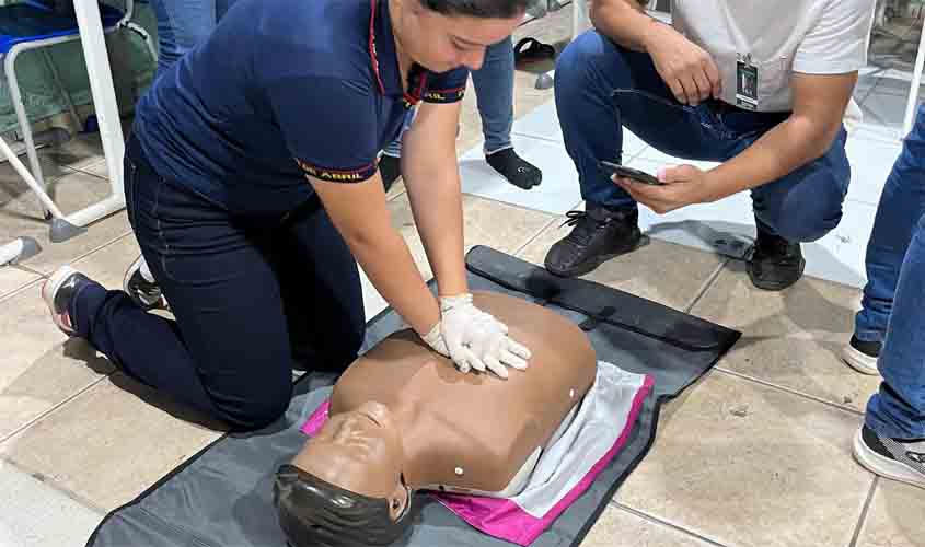 Cursos de Medicina e Enfermagem da UNIR visitam escolas