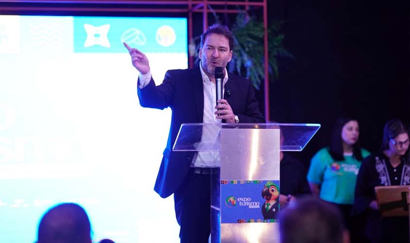 Alex Redano prestigia abertura da Expo Turismo RO 2025
