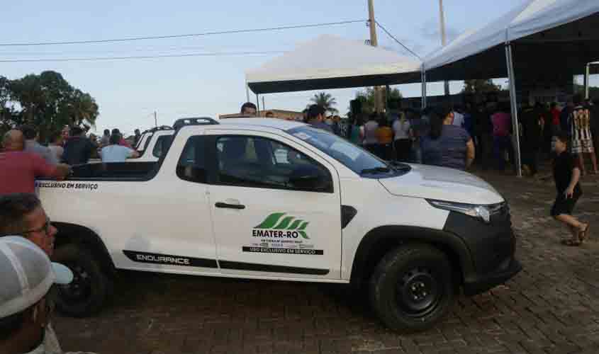 Governo do Estado entrega veículos para assistência técnica e extensão rural a distritos de Porto Velho
