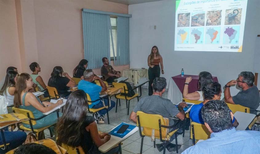 Animais peçonhentos é tema de capacitação para identificação e controle de escorpiões