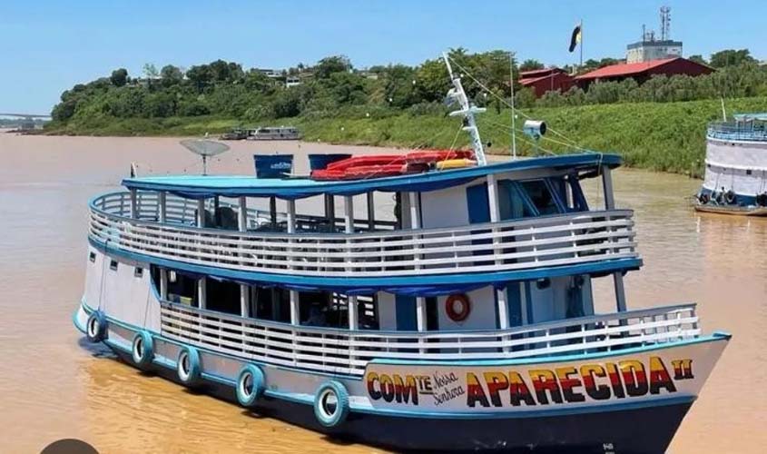 Adolescentes da Casa da Juventude no Rio Madeira