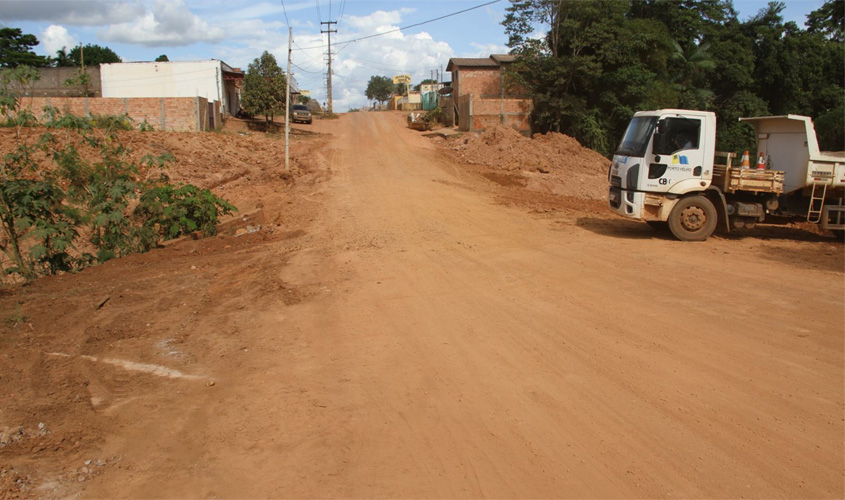 Cratera na avenida Calama é fechada em tempo recorde