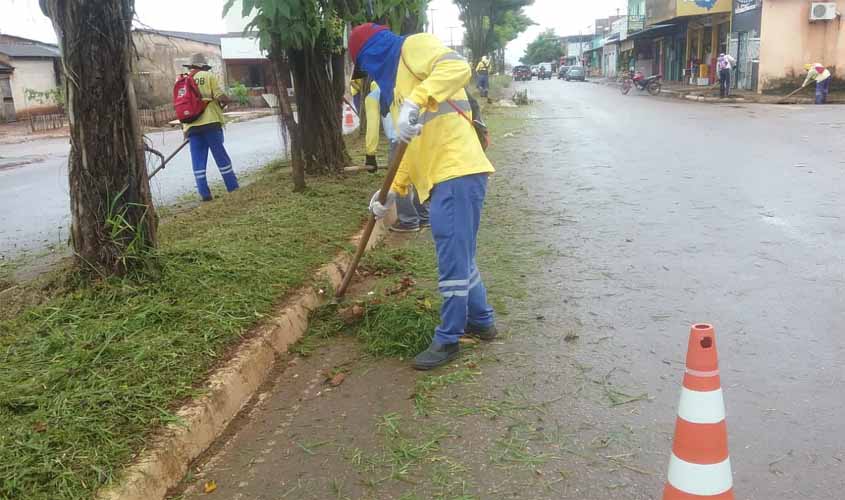 Semusb realiza limpeza geral da avenida Mamoré