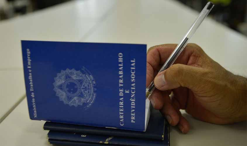 País fecha 2018 com saldo positivo de empregos formais