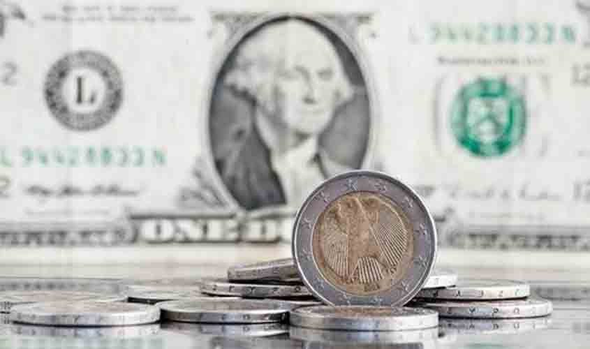 Com forte queda, dólar abre quinta-feira (23) cotado a R$ 5,94