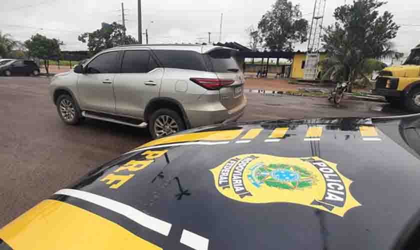 Em Porto Velho/RO, PRF identifica caminhonete de luxo clonada