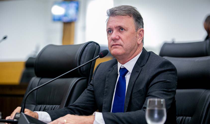 Luizinho Goebel destina R$ 100 mil para calcário em RO