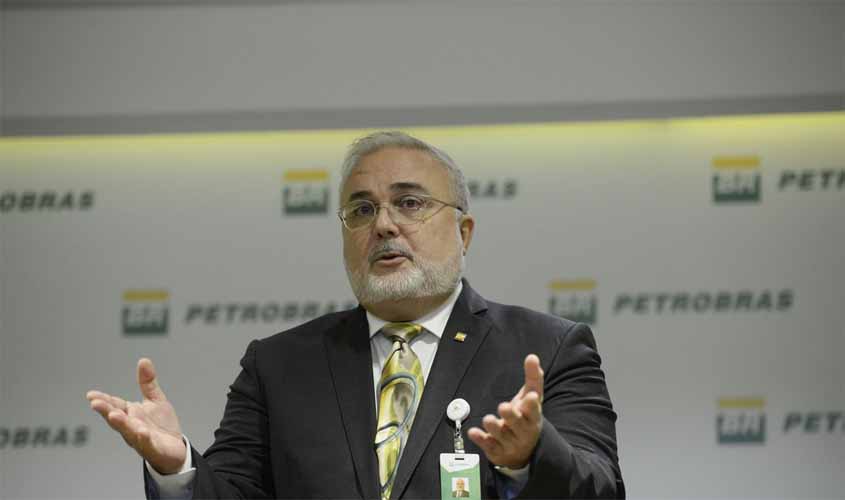 Presidente da Petrobras diz que pode reduzir preço da gasolina