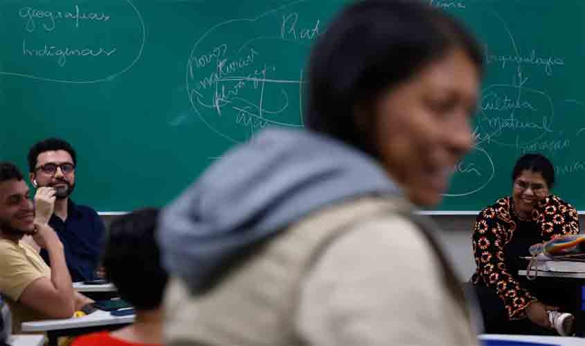 Formação para novas tecnologias passará a fazer parte da EJA