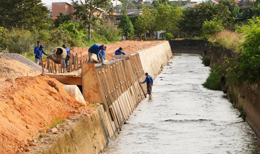 Ji-Paraná: Obra de ampliação da Canalização do Igarapé 2 de Abril é iniciada