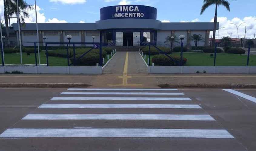 Prefeitura de Jaru implanta faixa de pedestres na Otaviano Neto, próximo a faculdade