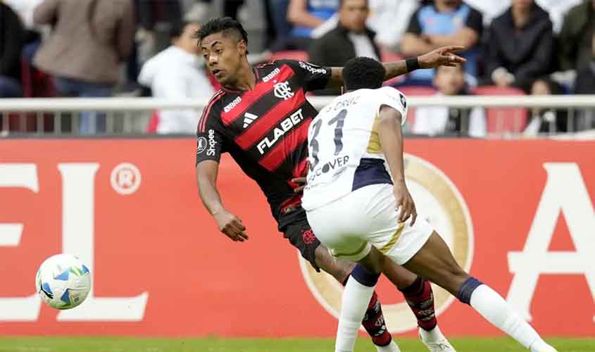 Flamengo empata com LDU e se complica na Libertadores