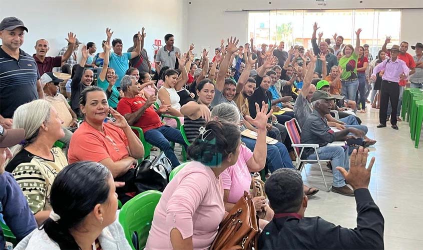 Famílias de assentamentos recebem créditos do Incra