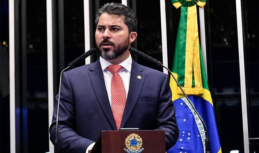 Durante a pandemia, senador de Rondônia gastou mais de R$ 37 mil em combustíveis, incluindo querosene para avião