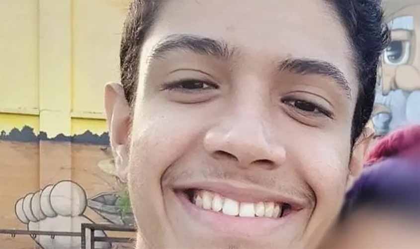 Jovem estudante de Direito da Unir morre em acidente de moto com caminhão do DER