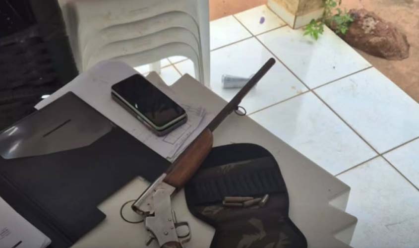 Polícia Civil apreende arma e resgata animal em Vilhena
