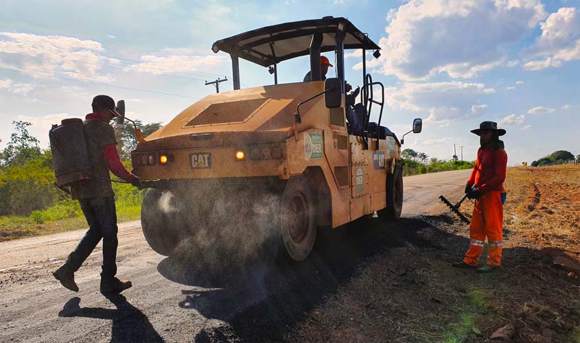 Departamento de Estrada de Rodagem trabalha na recuperação da RO-479