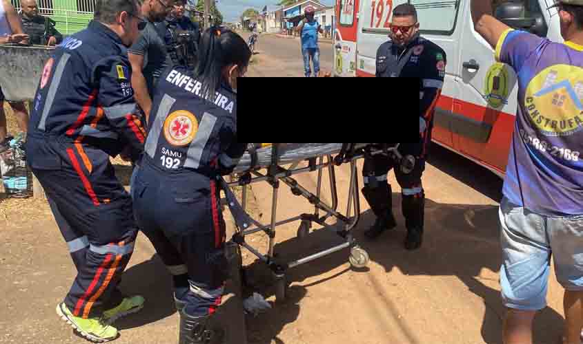 Colisão entre carro  e moto deixa dois gravemente feridos em Porto Velho