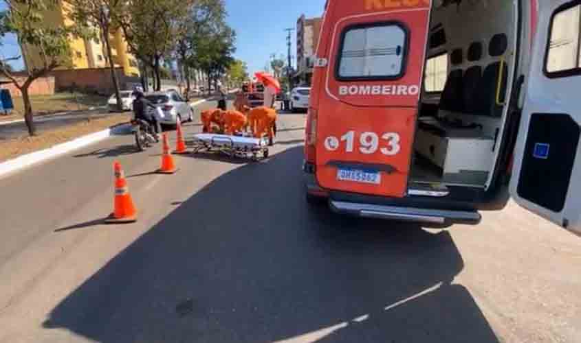 Ciclista fica ferido após ser atropelado por caminhonete no Agenor de Carvalho