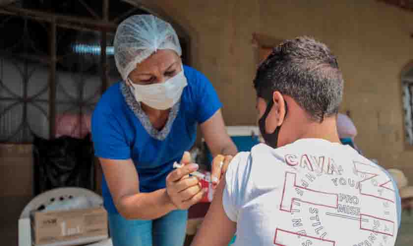 Moradores do bairro São Francisco e adjacências puderam atualizar caderneta de vacinação