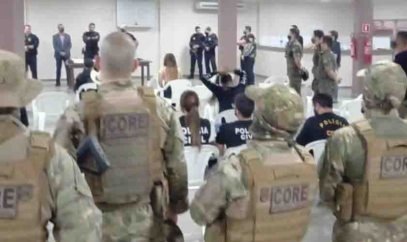 PF cumpre mandados de prisão em Rondônia e apreende arsenal de armas de groso calibre