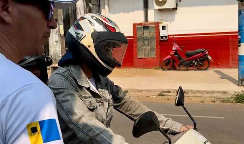 Blitz educativa para motociclistas durante a Expovel orienta sobre segurança no trânsito