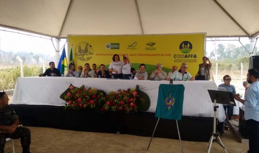 Comandada por mulheres, agroindústria com capacidade para abater 500 aves por dia é inaugurada em Candeias do Jamari