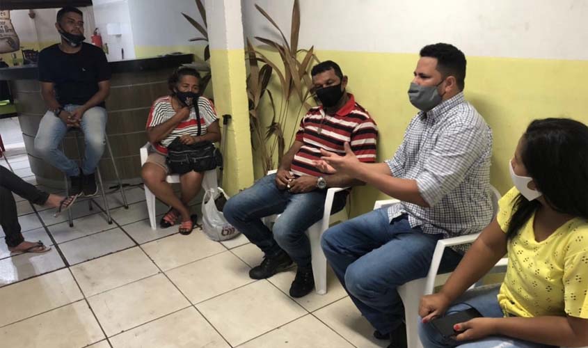 Sucessão Municipal: Samuel Costa ouve ambulantes de Porto Velho