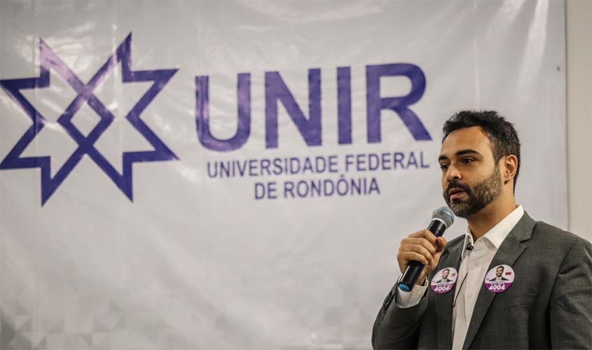 Vinicius Miguel participa de roda de conversa com candidatos promovida pela Universidade Federal de Rondônia