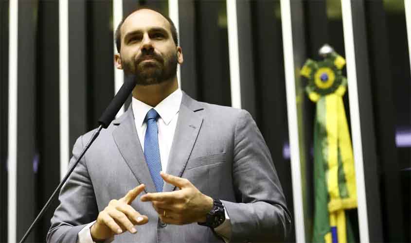 Câmara deve ser comunicada sobre denúncia contra Eduardo Bolsonaro