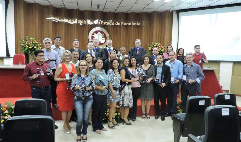 Ministério Público homenageia Membros e Servidores com a entrega da Medalha de Bons Serviços