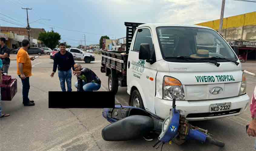 Motorista avança preferencial e causa acidente grave com motociclista em Porto Velho