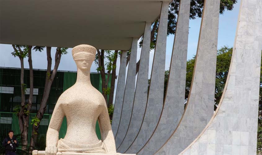 STF julga licença-maternidade para homens homoafetivos