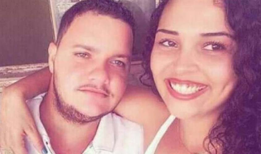 Garota acusada de encomendar a morte do padrasto se apresenta junto com marido e os dois são presos em Vilhena