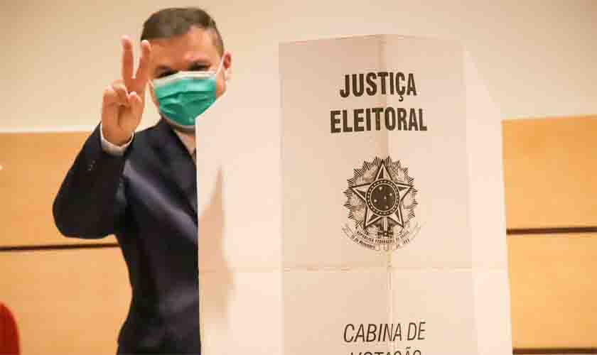 Márcio Nogueira, candidato à Presidência da OAB Seccional Rondônia vota em Porto Velho