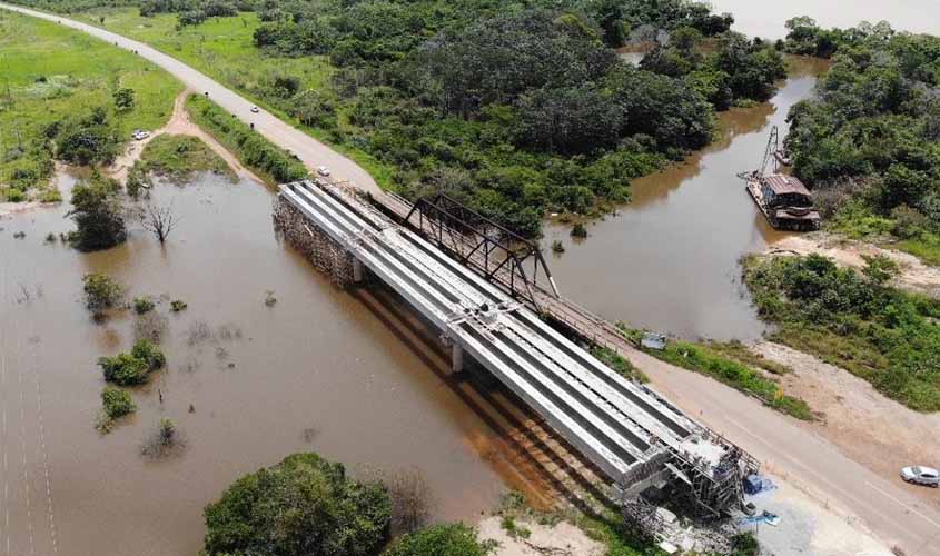 Recuperação das pontes dos rios Araras e Ribeirão serão iniciadas na próxima semana pelo DNIT