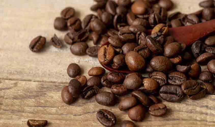 Preço do café arábica se mantém e robusta registra queda, nesta segunda-feira (23)