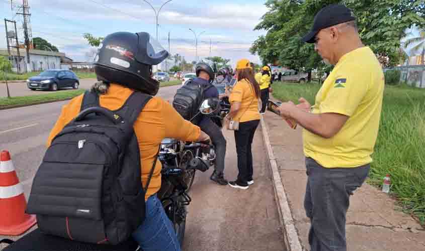 Ação para conscientização de condutores sobre mistura de álcool e direção é realizada pelo Detran-RO, em Porto Velho